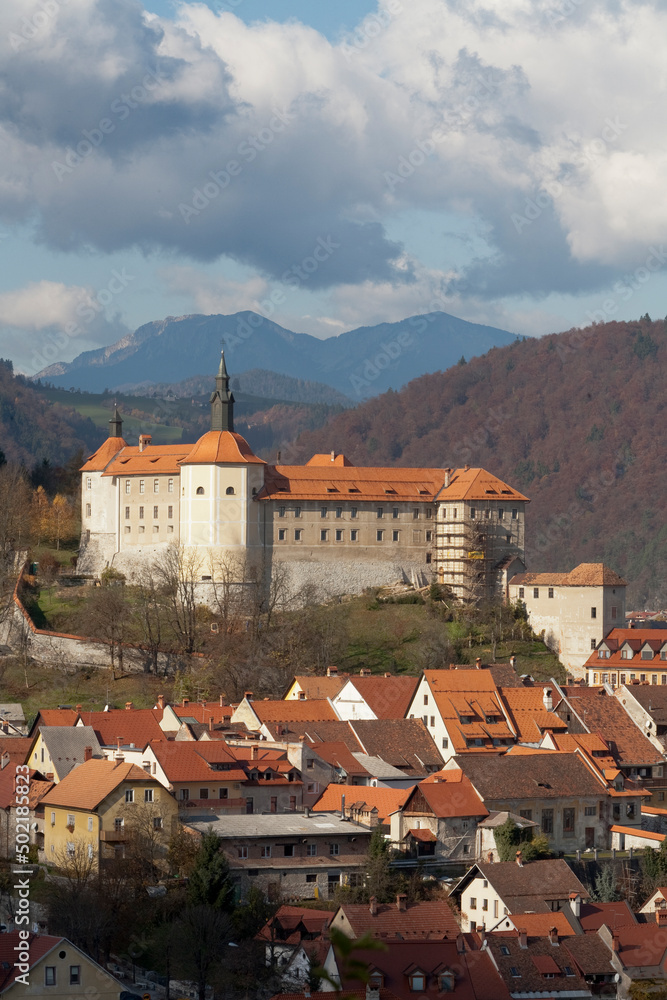 Skofia Loka. Slovenia. Il castello, 1651 con l'aggiunta di una poderosa torre del XVI secolo