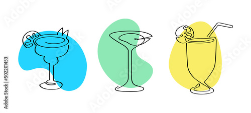 Continuous one line drawing of exotic cocktail drinks. Bar and restaurant concept minimalist, vector. 