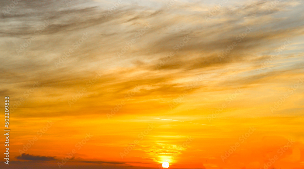 Fototapeta premium light from the sun and the sky cloud beautiful clouds.