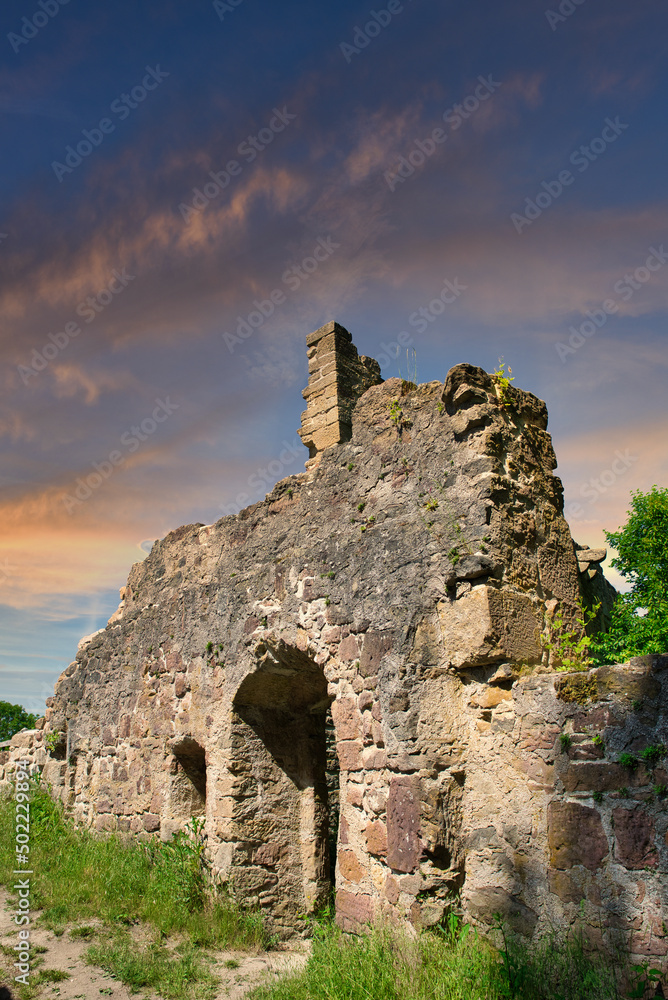 Burg Ruine Rauheneck in Unterfranken Deutschland