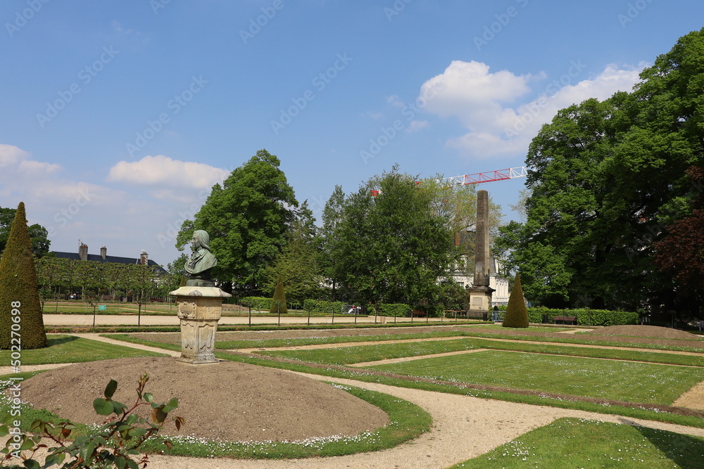 Le jardin de l'archevéché, ville de Bourges, département du Cher, France