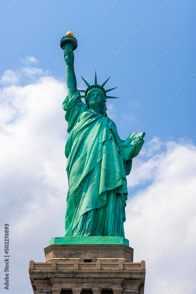Obraz premium Front of the Statue of Liberty in New York City. Famous place of America.