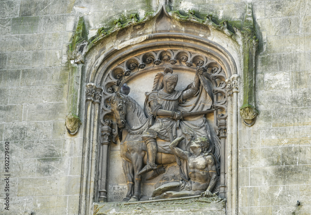 Bas-relief Saint-Martin beffroi de Cambrai