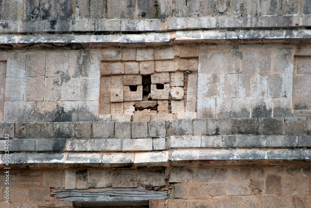 Chichen-Itza pyramid detail