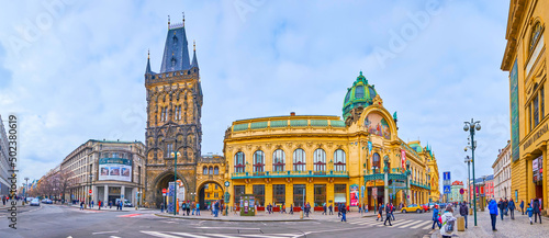 Fotografiet Architecture of Republic Square with Powder Tower and Municipal House, Prague, C