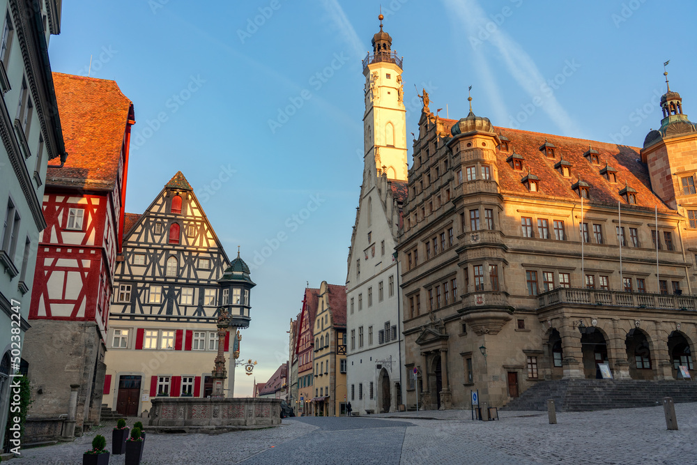Obraz premium beautiful architecture of romantic Rothenburg ob der Tauber with timbered Fachwerkhaus syle houses in Bavaria Germany