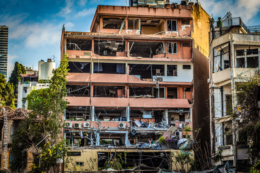 Obraz premium Debris left over from Beirut port explosion