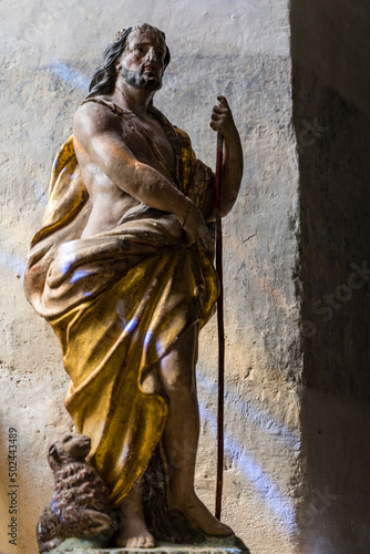 Église romane de Mazerat-Aurouze,statue de Saint-Pierre, Haute-Loire, Auvergne-Rhône-Alpes, France photo