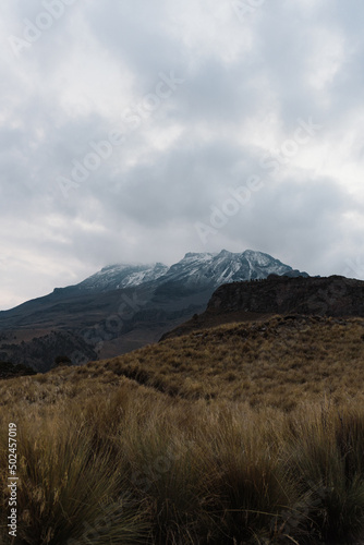 Fototapeta Naklejka Na Ścianę i Meble -  Iztaccihuatl volcano covered with snow