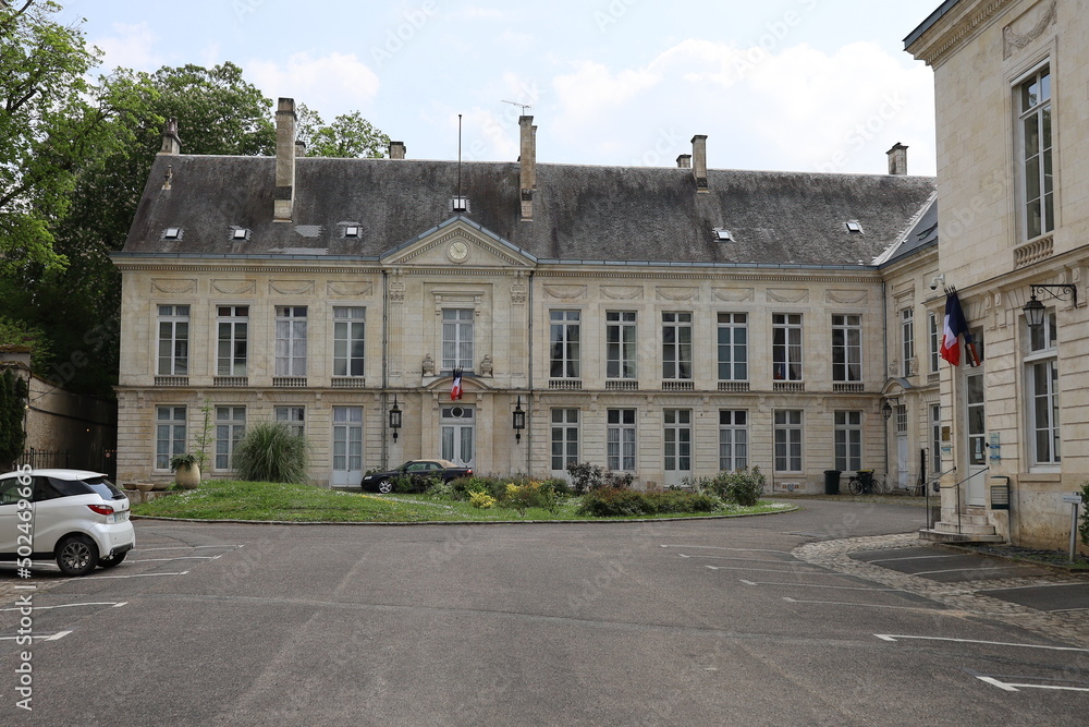 La préfecture du Cher, vue de l'extérieur, ville de Bourges, département du Cher, France