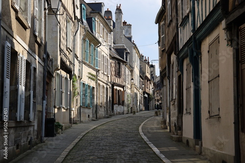 Vieille rue typique  ville de Bourges  d  partement du Cher  France