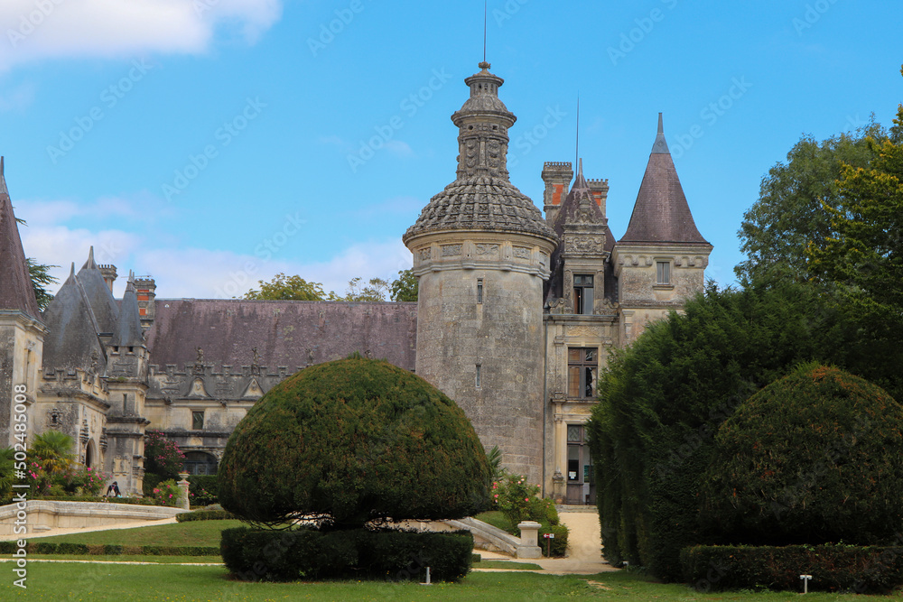 Obraz premium Nouvelle Aquitaine - Charente-Maritime - Pons - Chateau d'Usson et ses tours