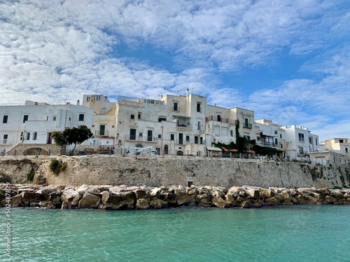 Vieste – Stadt in Italien an der Adria Küste von Apulien am Meer - Wohnhäuser am Strand