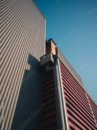 modern office building © Thanh