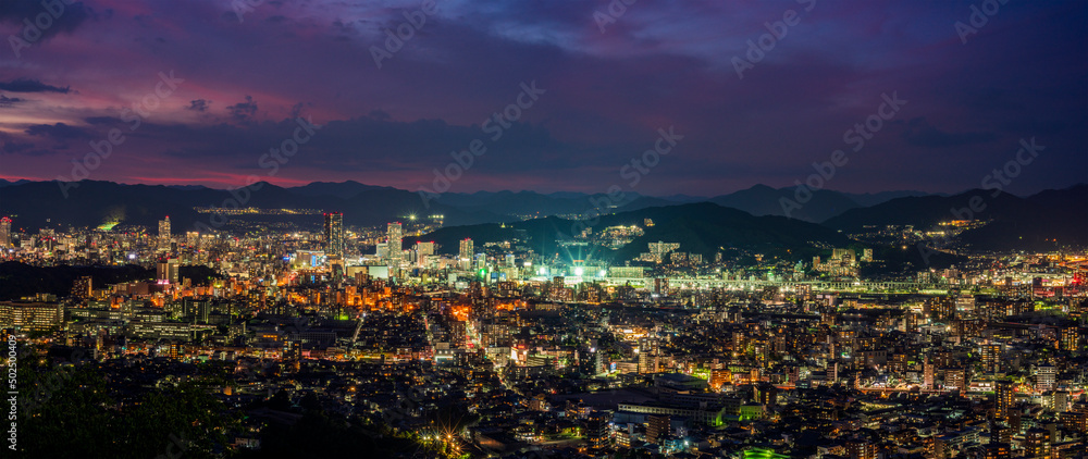 Obraz premium 広島市黄金山からの展望