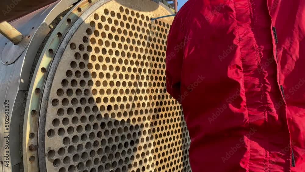 Cleaning of heat exchange equipment with a high-pressure hydraulic unit ...