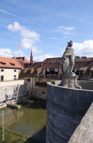 Blick von der Alten Bruecke in Wuerzburg