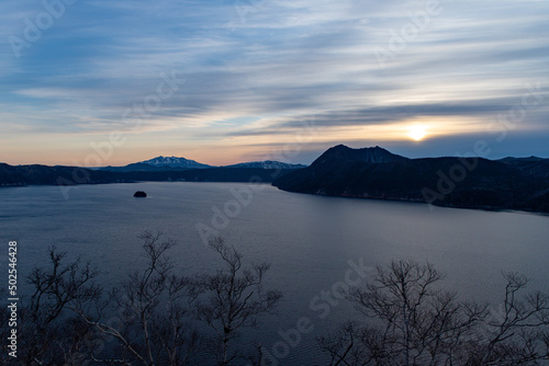北海道 摩周湖の夜明けの風景