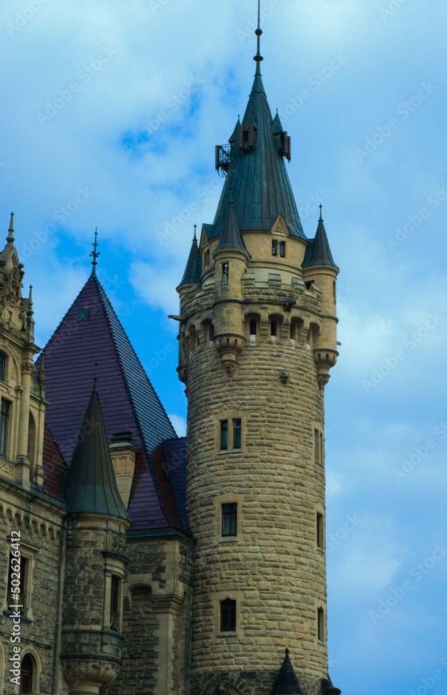 Wieża zamkowa w Mosznej