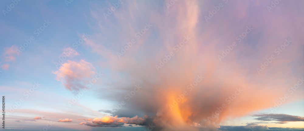 Obraz premium Fantastic thunderclouds at sunrise