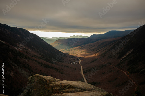 Photo Thew view from the top of Mount Willard looking at Crawford's Notch, New Hampshi