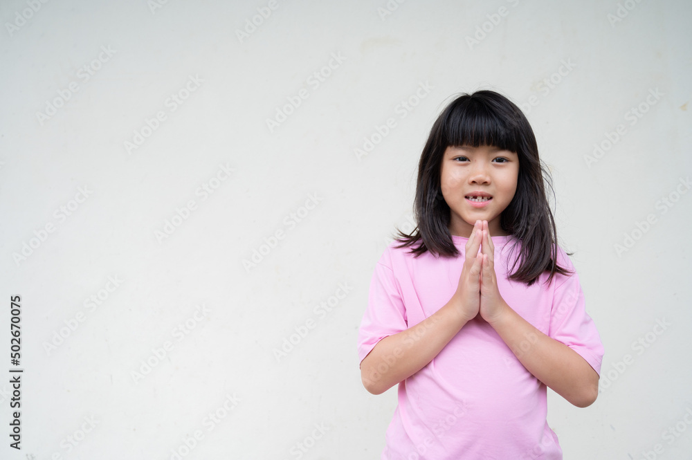 Asian girls offering respect, thai child pay respect Asian girls offering respect, thai child pay respect