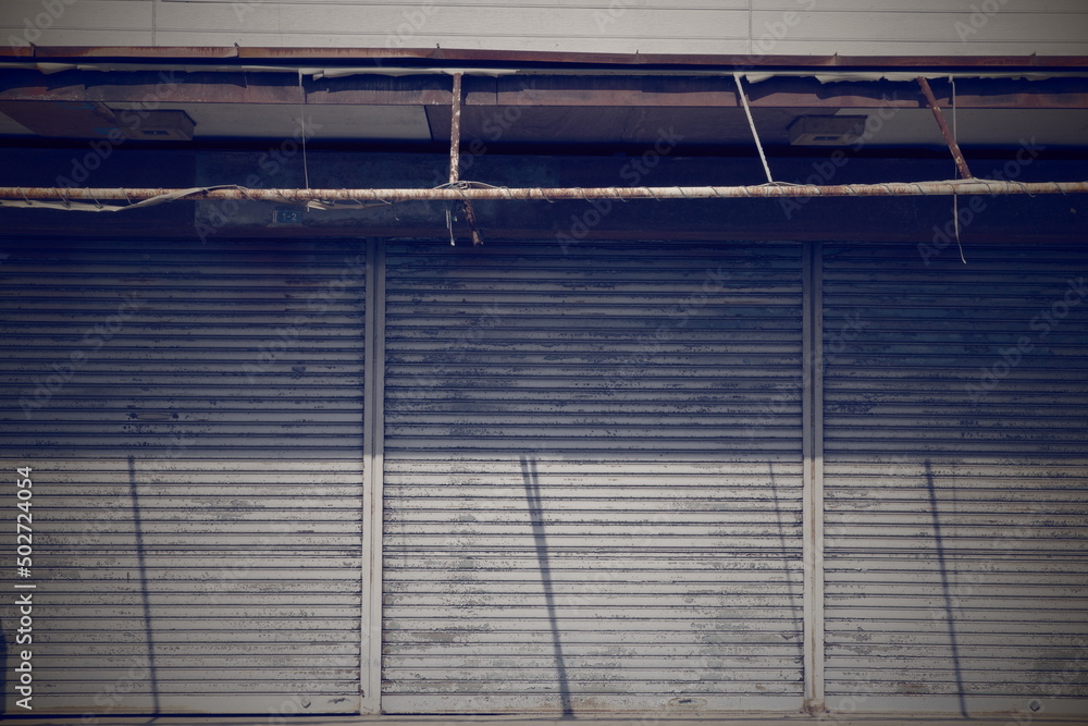 Obraz premium 日本の岡山県倉敷市の下津井の古くてとても美しい建物