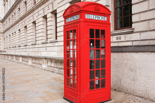London s  legendary red telephone cab