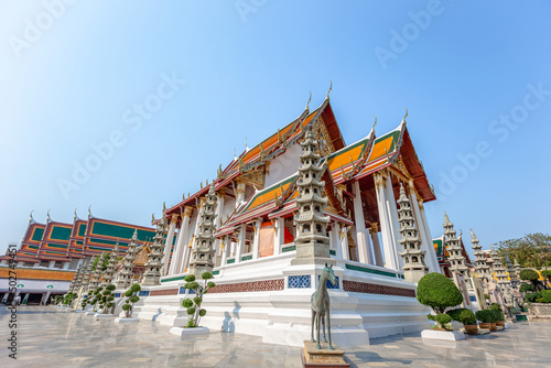 Tableau sur toile Thai architecture in Wat Pho public temple in Bangkok, Thailand.