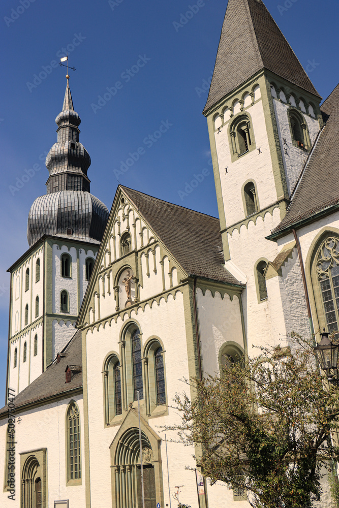Große Marienkirche im Herzen von Lippstadt; Blick von Südosten