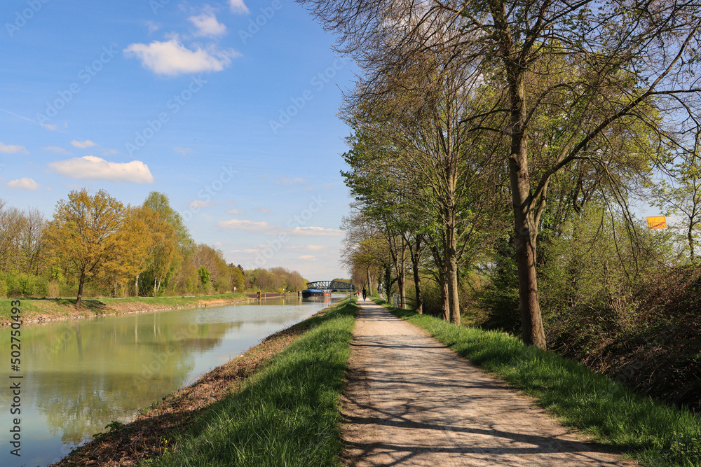 Frühling am Dattel-Hamm-Kanal bei Uentrop
