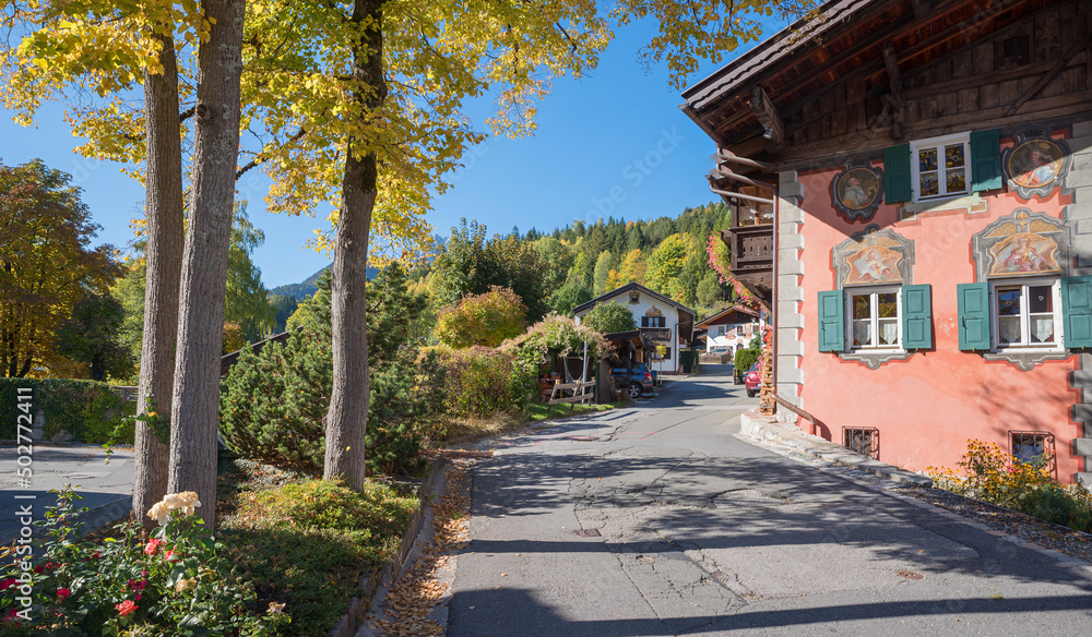 pictorial tourist resort Mittenwald, autumnal scenery, house with mural painting