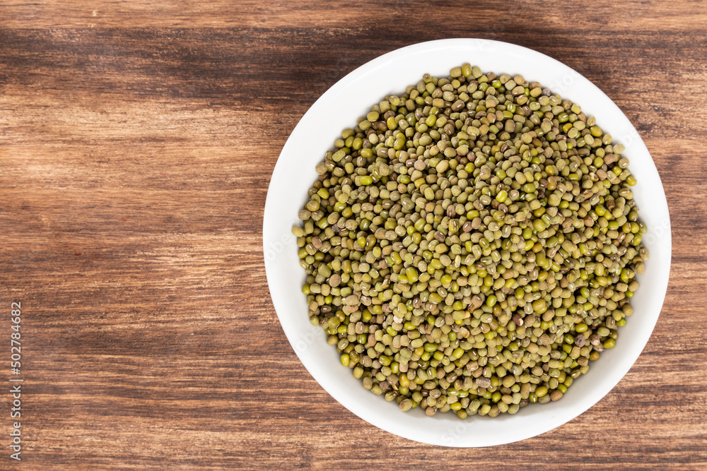 Vigna Radiata - Raw organic green mung beans Vigna Radiata - Raw organic green mung beans