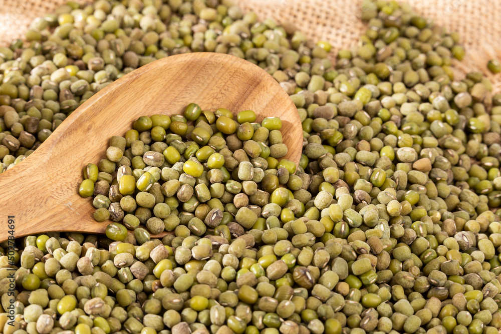 Vigna Radiata - Raw organic green mung beans Vigna Radiata - Raw organic green mung beans
