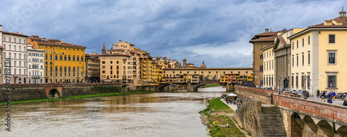Firenze con panoramica del Ponte Vecchio