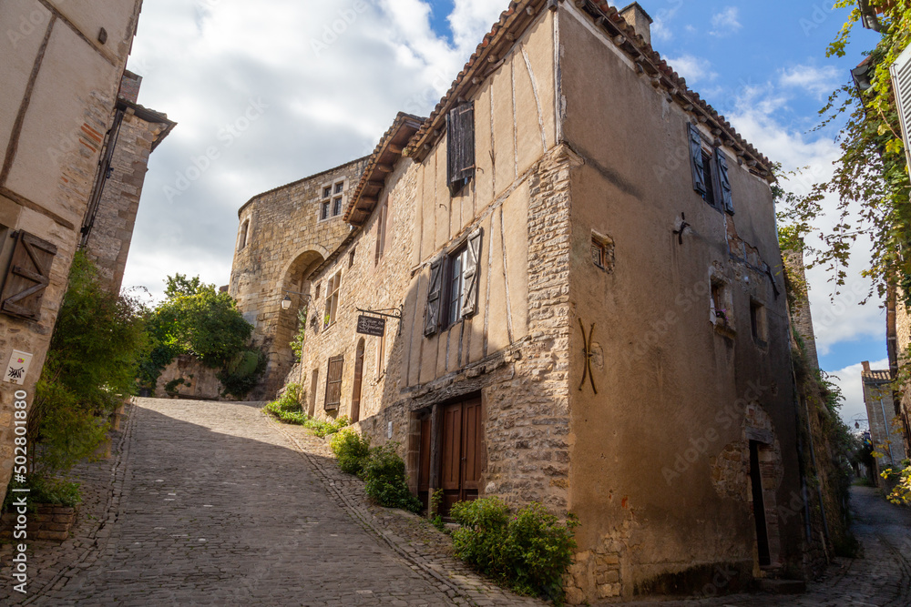 La cité médiévale de Cordes-sur-Ciel, dans le Tarn, en Occitanie