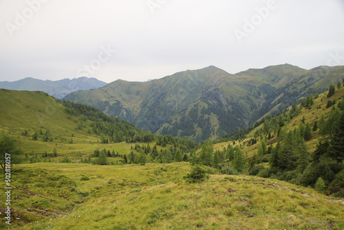 Fototapeta Naklejka Na Ścianę i Meble -  A hiking path from Karteis to Tappenkarsee, the Austrian Alps