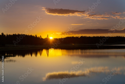 Lake on sunset © Galyna Andrushko