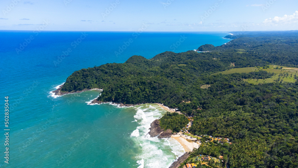 Praia Litoral Itacaré Bahia Nordeste Tropical Brazil Mar Oceano Azul Verde Natureza Mata Atlântica Coqueiros Banhistas Férias Viagem 