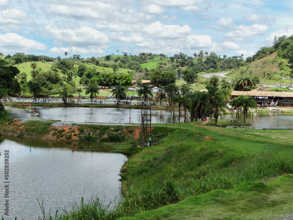 Linda vista de lagoas artificiais em hotel fazenda localizada na  br040 num município de Esmeraldas, Minas Gerais, Brasil.