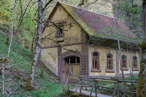 The former turbine house of the castle mill in the Gauchach gorge was built in 1904. The castle mill is one of the oldest mills in the Löffingen district and was first mentioned in 1475.