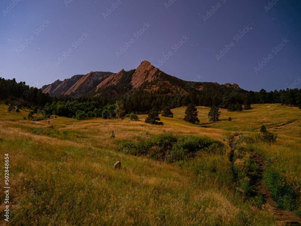 Fototapeta premium Night view of the famous Flatirons