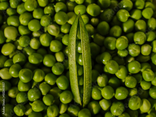 Photos fresh green peas for cooking