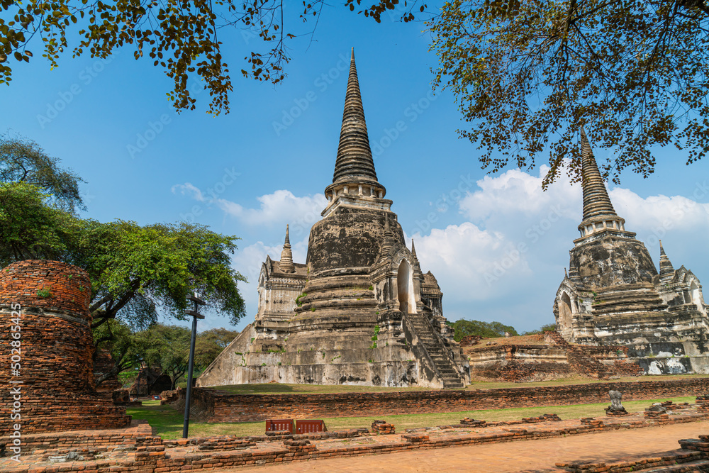 Fototapeta premium Wat Phra Sri Sanphet Temple in the precinct of Sukhothai Historical Park, a UNESCO World Heritage Site in Thailand