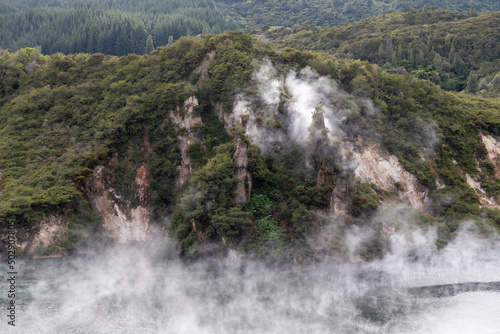 Brume sur une montagne en Nouvelle-Z  lande