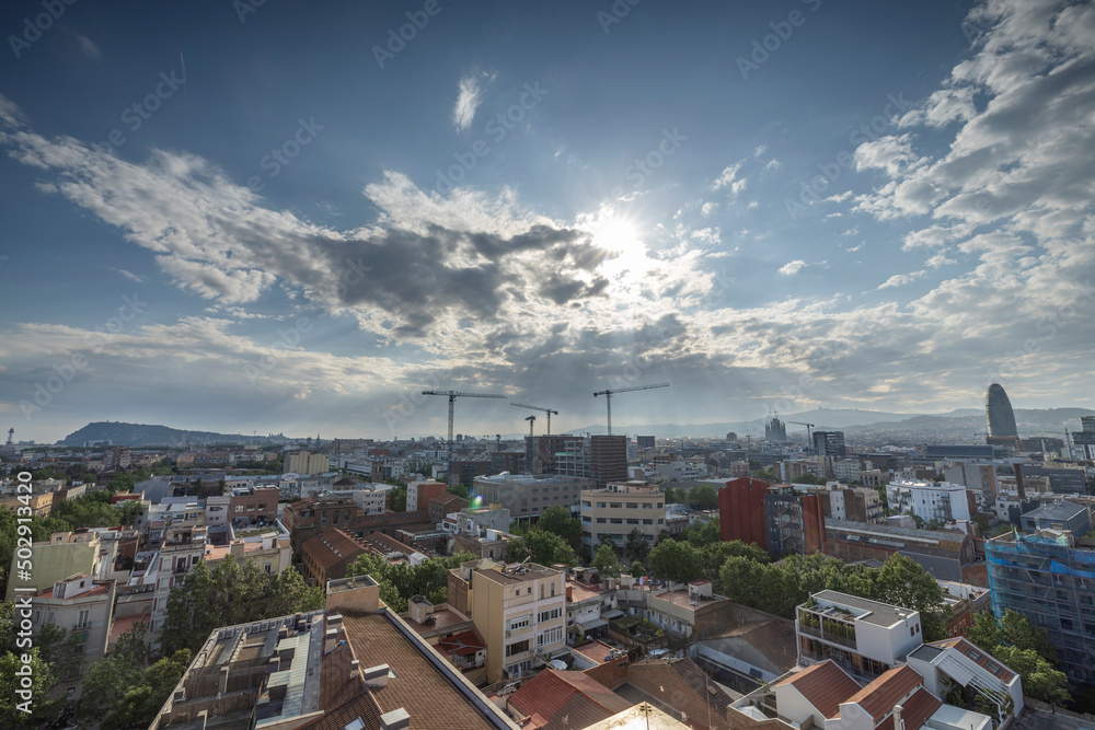 Obraz premium Barcelona skyline with passing clouds