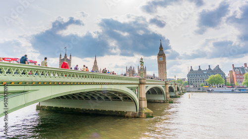 Obraz na płótnie bridge over the river thames to Big Ben in London UK w salonie
