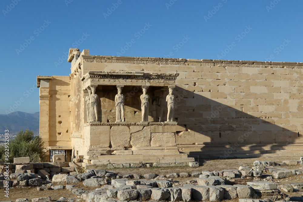 Obraz premium The Erechtheion or Temple of Athena Polias on the north side of the Acropolis, Athens, Greece
