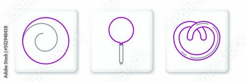 Set line Pretzel, Roll bun with cinnamon and Frying pan icon. Vector