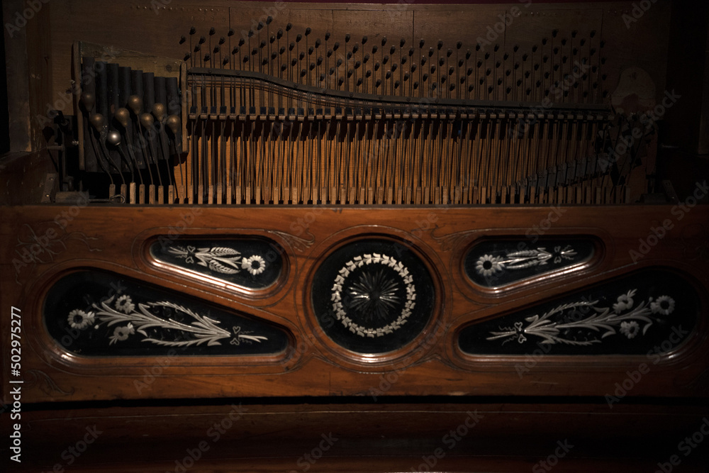 Fotografie Handle cranking spinet organ